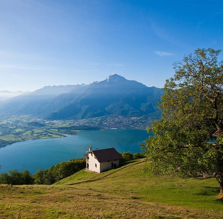 Il territorio montano con vista su Bellagio